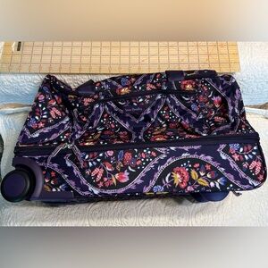 NWT Vera Bradley rolling travel bag in lighten up with extending handle